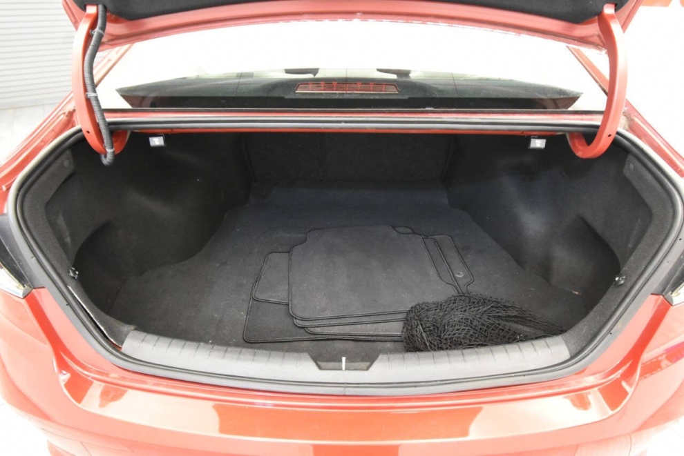 2019 Hyundai Sonata SEL, Red, Mileage: 79,949 - photo 29