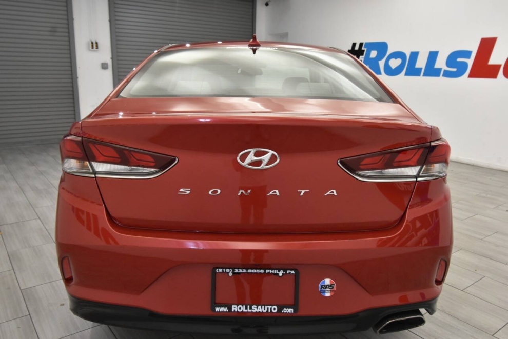 2019 Hyundai Sonata SEL, Red, Mileage: 79,949 - photo 3
