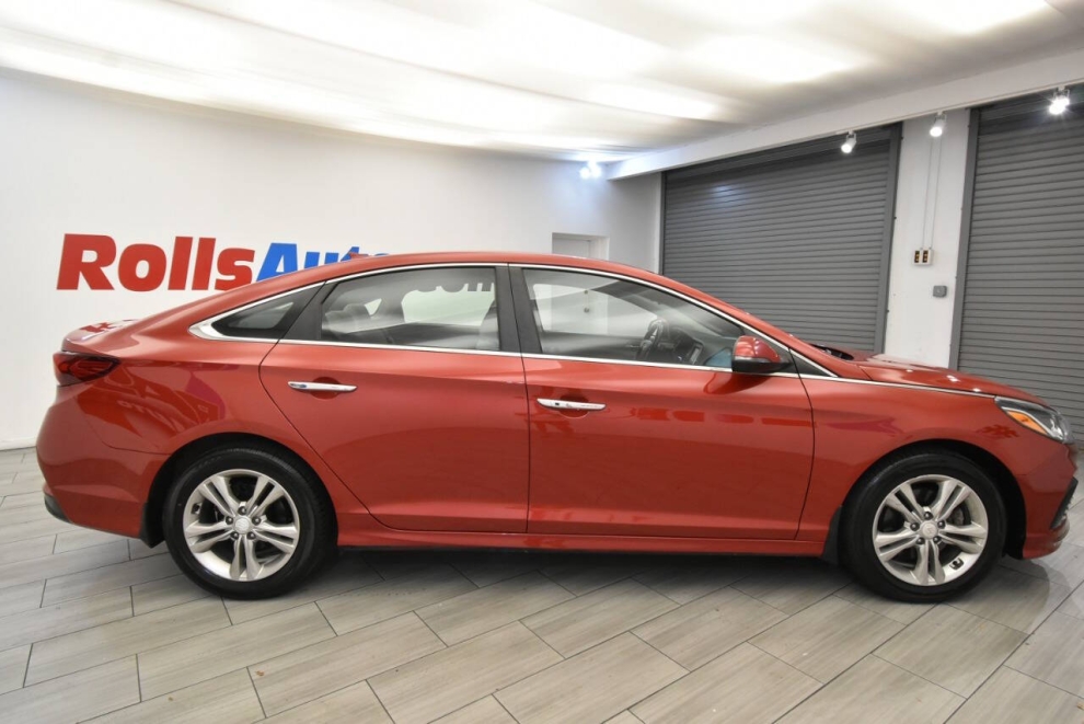 2019 Hyundai Sonata SEL, Red, Mileage: 79,949 - photo 5