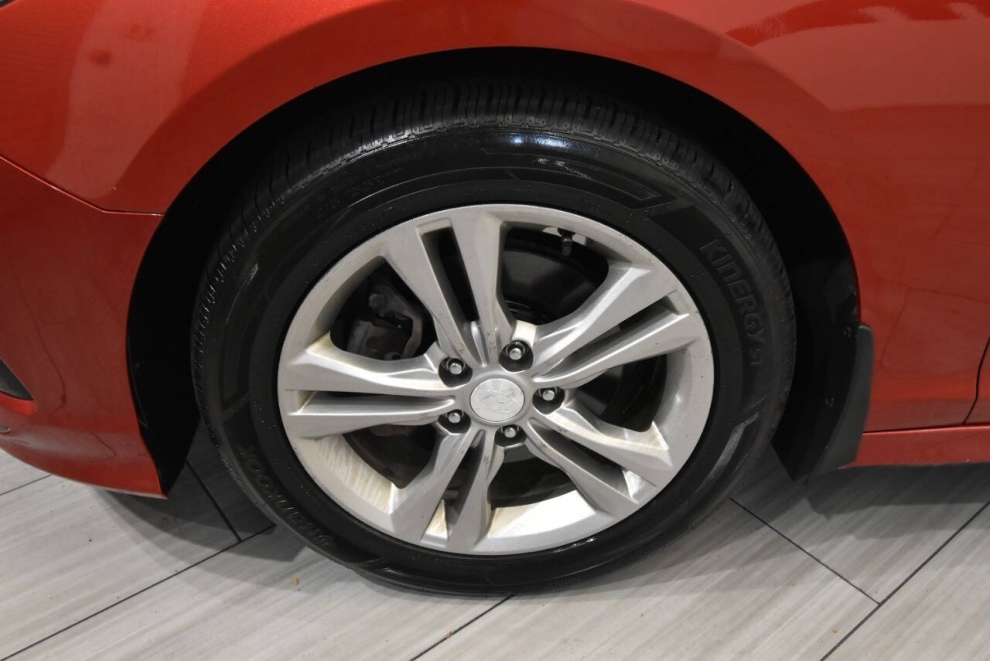 2019 Hyundai Sonata SEL, Red, Mileage: 79,949 - photo 8