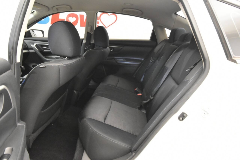 2016 Nissan Altima SR, White, Mileage: 94,648 - photo 12