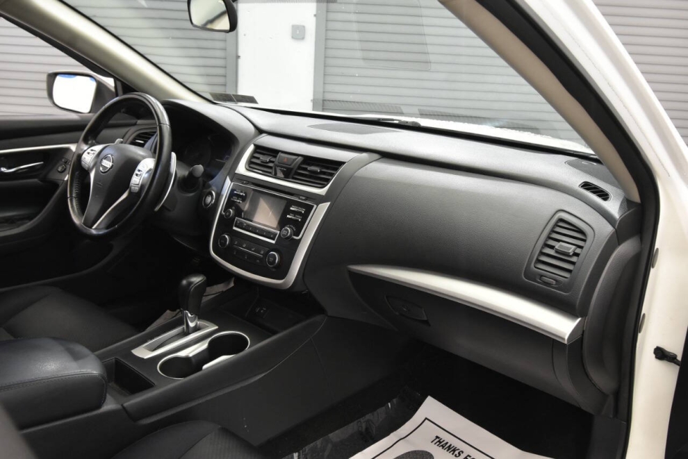 2016 Nissan Altima SR, White, Mileage: 94,648 - photo 15