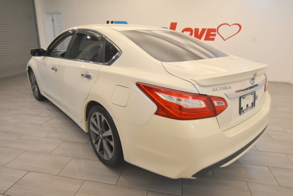 2016 Nissan Altima SR, White, Mileage: 94,648 - photo 2