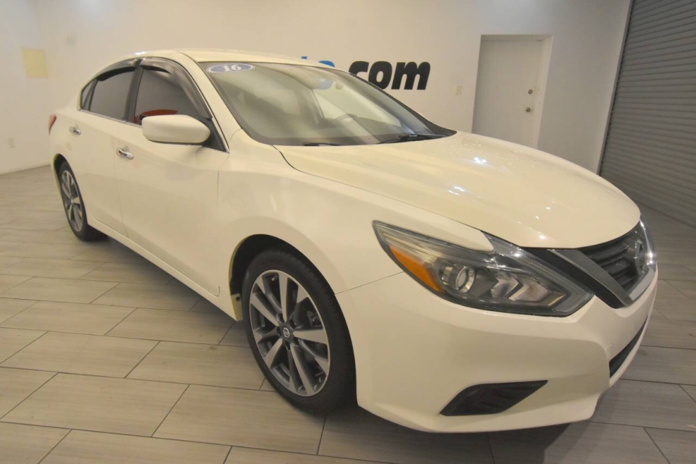 2016 Nissan Altima SR, White, Mileage: 94,648 - photo 6