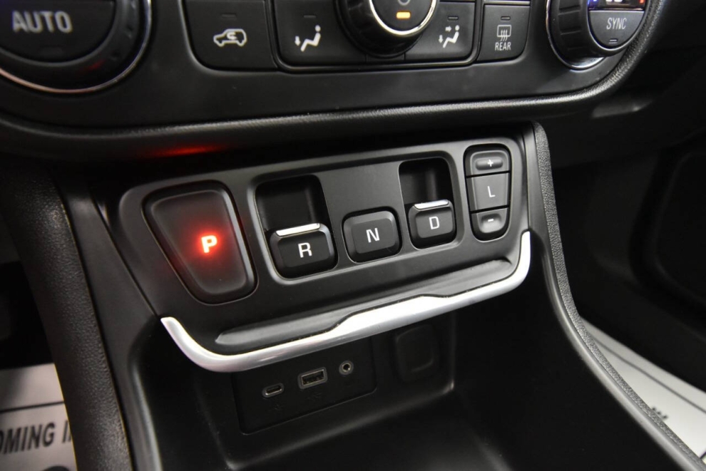 2020 GMC Terrain SLE 4x4 4dr SUV, Black, Mileage: 65,888 - photo 21