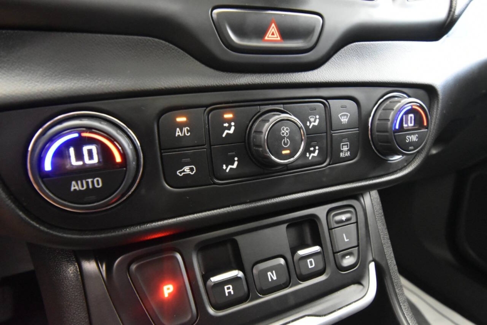 2020 GMC Terrain SLE 4x4 4dr SUV, Black, Mileage: 65,888 - photo 22