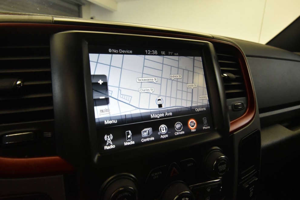 2016 RAM 1500 Rebel 4x4 4dr Crew Cab 5.5 ft. SB Pickup, Silver, Mileage: 91,208 - photo 20