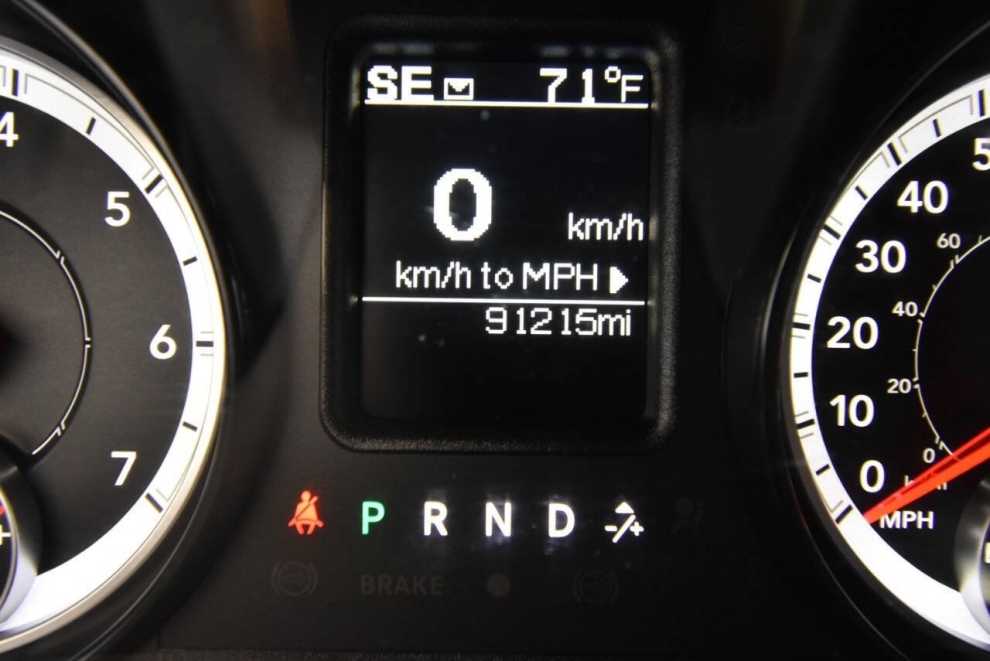 2016 RAM 1500 Rebel 4x4 4dr Crew Cab 5.5 ft. SB Pickup, Silver, Mileage: 91,208 - photo 25