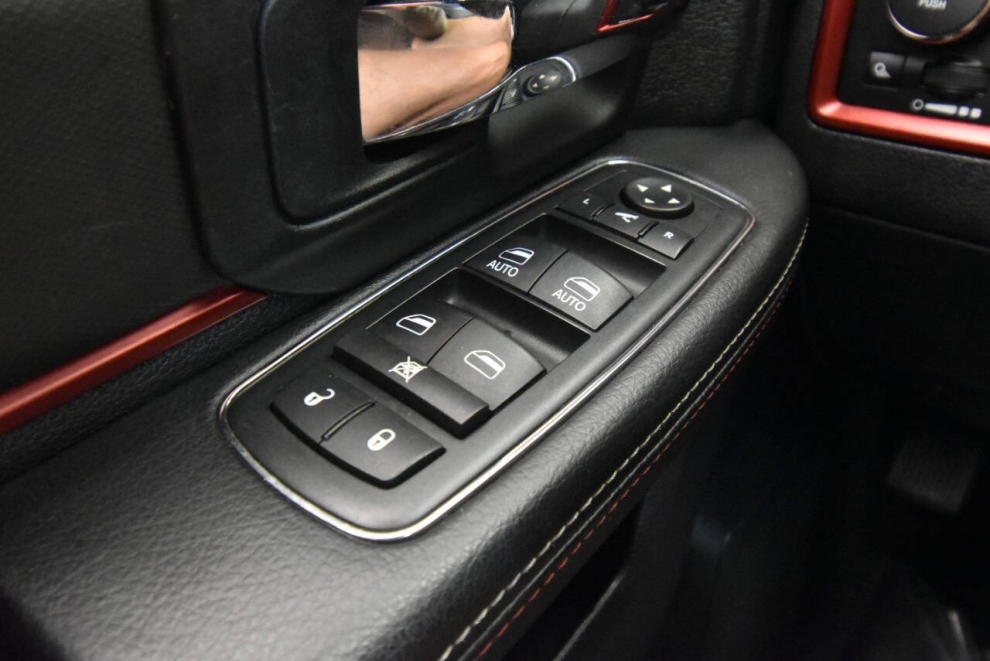 2016 RAM 1500 Rebel 4x4 4dr Crew Cab 5.5 ft. SB Pickup, Silver, Mileage: 91,208 - photo 27