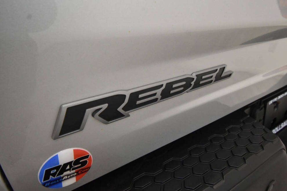 2016 RAM 1500 Rebel 4x4 4dr Crew Cab 5.5 ft. SB Pickup, Silver, Mileage: 91,208 - photo 29