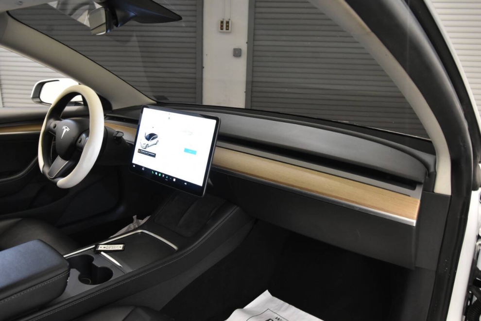 2022 Tesla Model 3 Long Range AWD 4dr Sedan, White, Mileage: 92,288 - photo 13