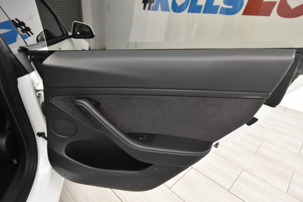 2022 Tesla Model 3 Long Range AWD 4dr Sedan, White, Mileage: 92,288 - photo 16