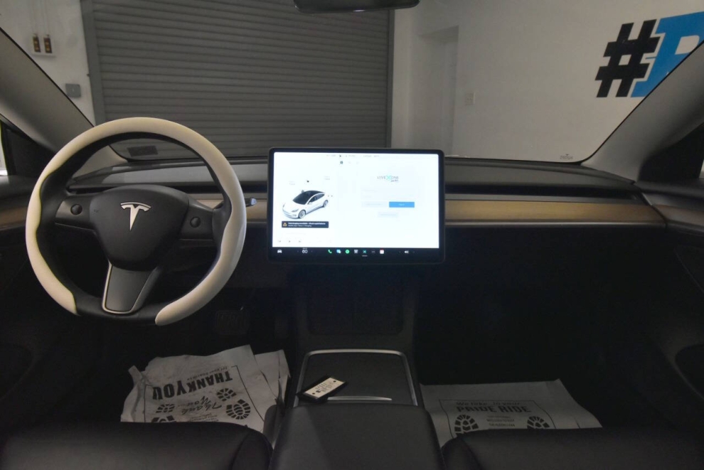 2022 Tesla Model 3 Long Range AWD 4dr Sedan, White, Mileage: 92,288 - photo 17