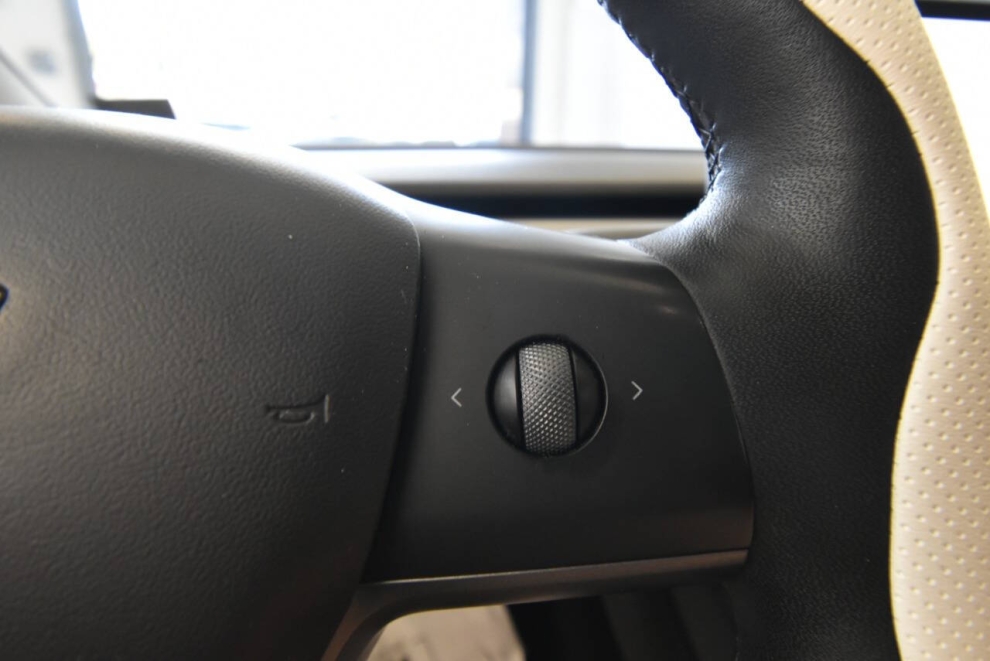 2022 Tesla Model 3 Long Range AWD 4dr Sedan, White, Mileage: 92,288 - photo 23