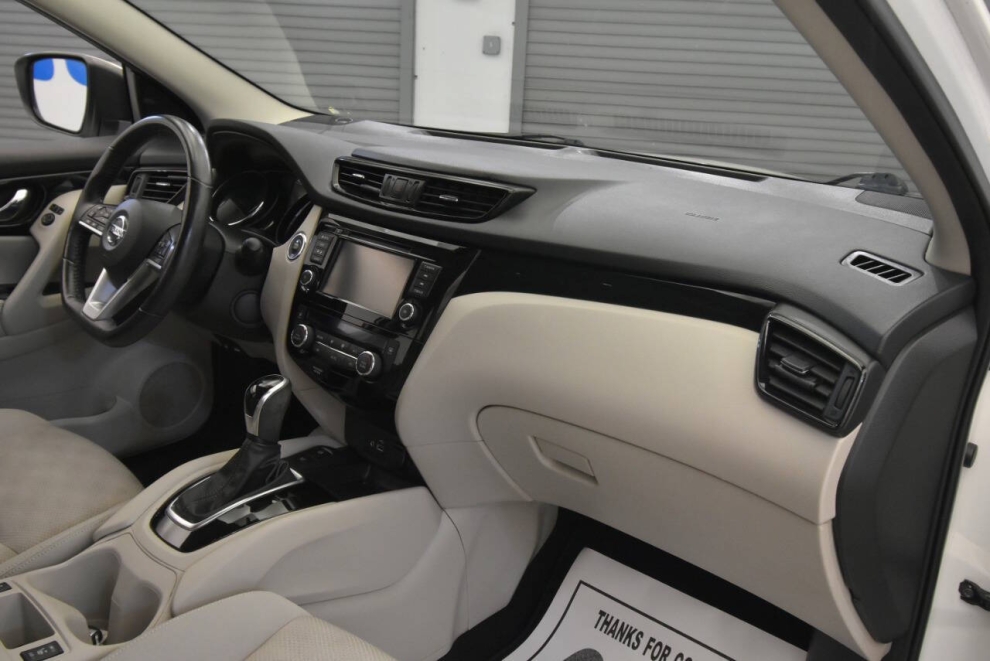 2019 Nissan Rogue Sport SV, Blanco, Mileage: 97,140 - photo 14
