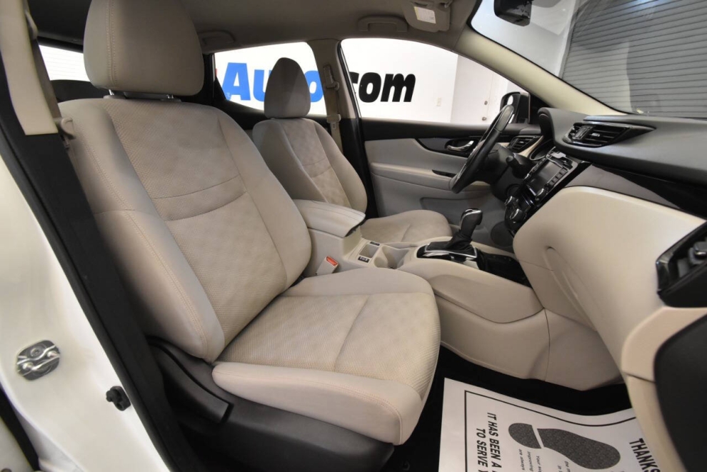 2019 Nissan Rogue Sport SV, Blanco, Mileage: 97,140 - photo 15