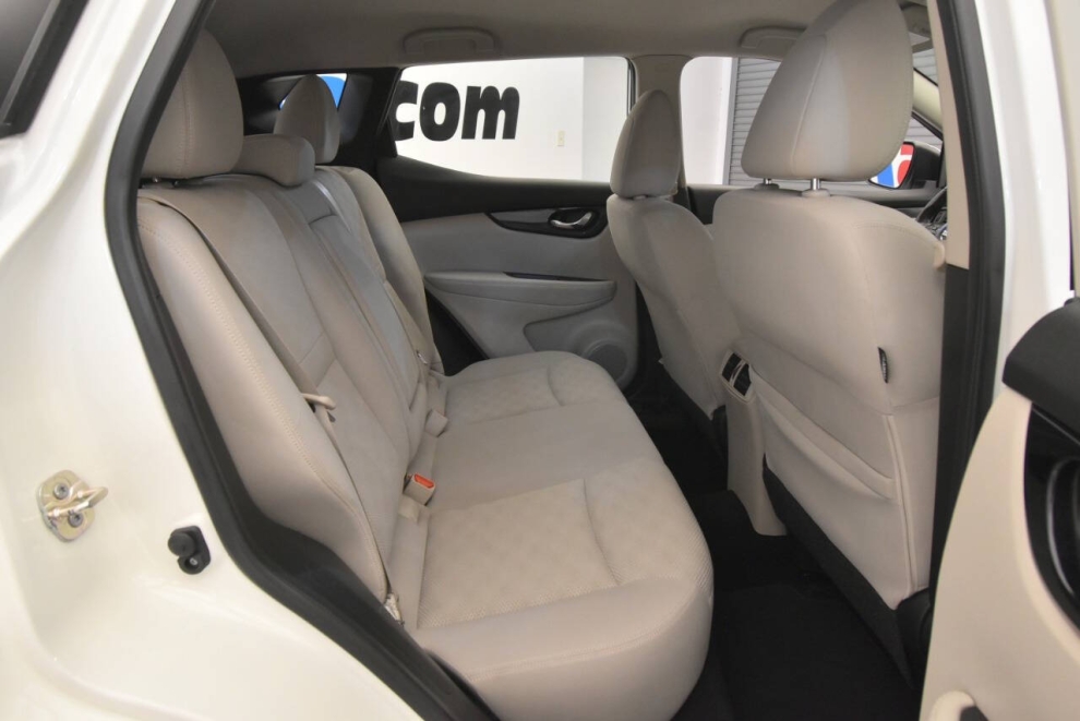 2019 Nissan Rogue Sport SV, Blanco, Mileage: 97,140 - photo 16