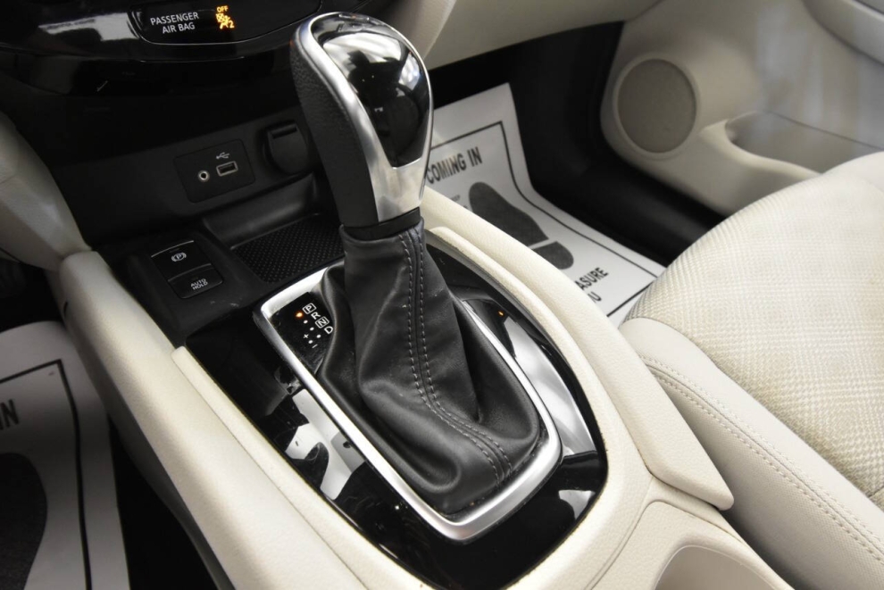 2019 Nissan Rogue Sport SV, Blanco, Mileage: 97,140 - photo 19