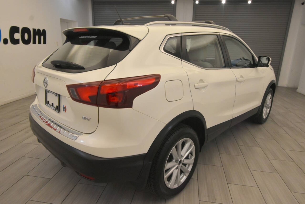 2019 Nissan Rogue Sport SV, Blanco, Mileage: 97,140 - photo 4
