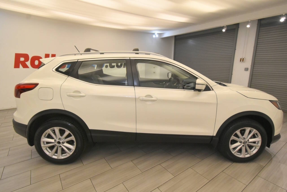 2019 Nissan Rogue Sport SV, Blanco, Mileage: 97,140 - photo 5