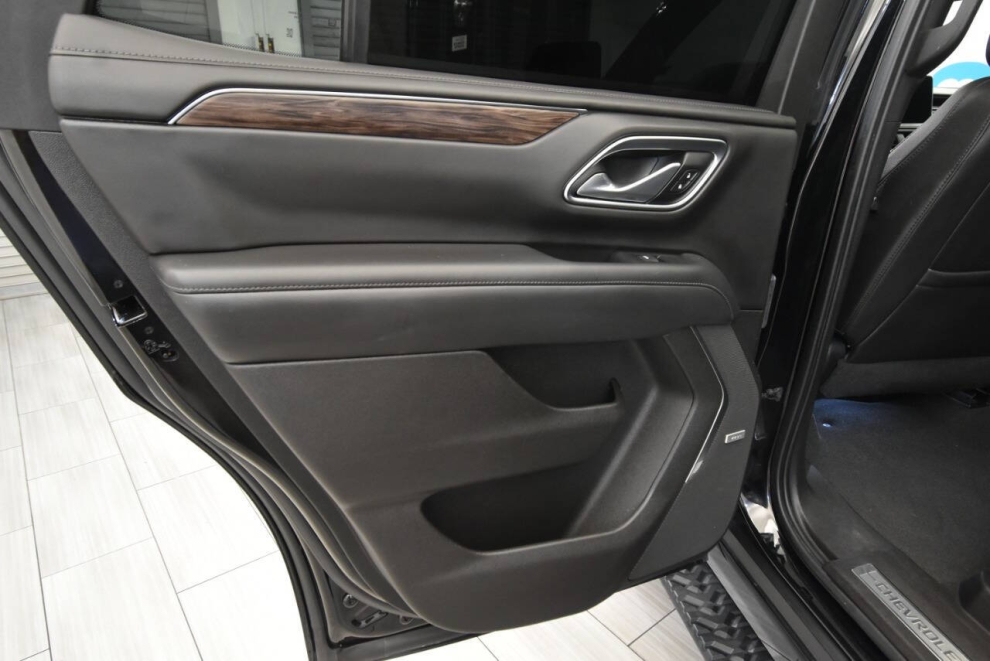2021 Chevrolet Tahoe Z71 4x4 4dr SUV, Black, Mileage: 68,114 - photo 15