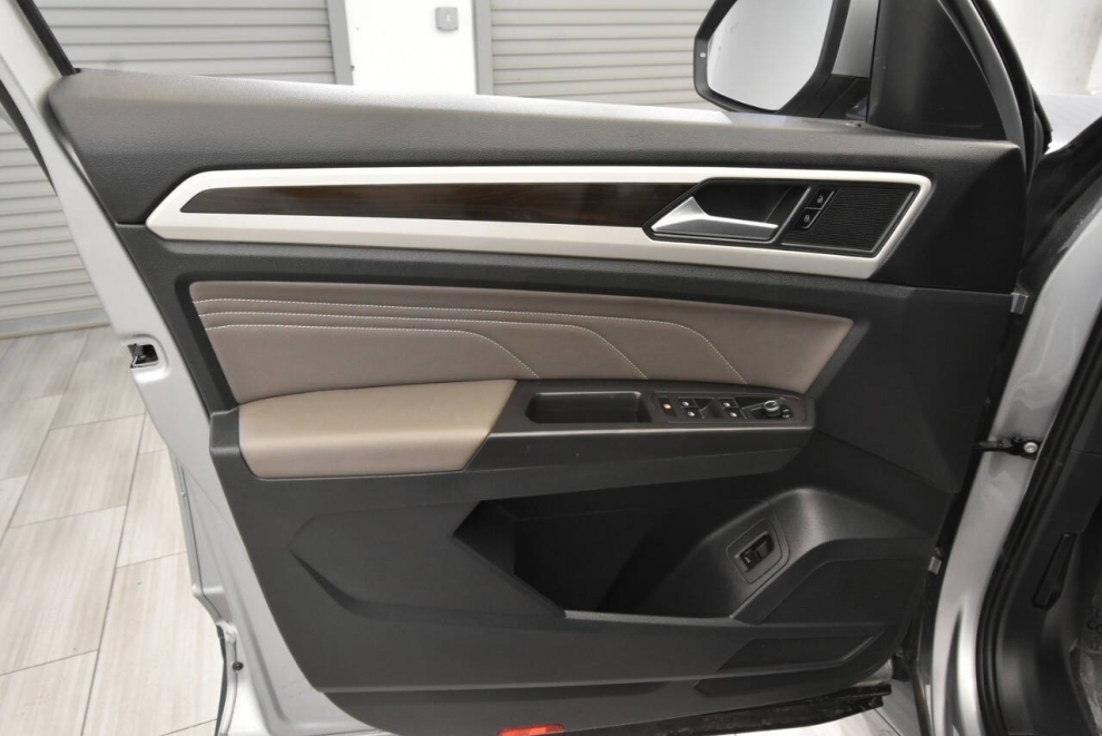 2023 Volkswagen Atlas V6 SE 4Motion AWD 4dr SUV w/Technology, Gray, Mileage: 60,939 - photo 11