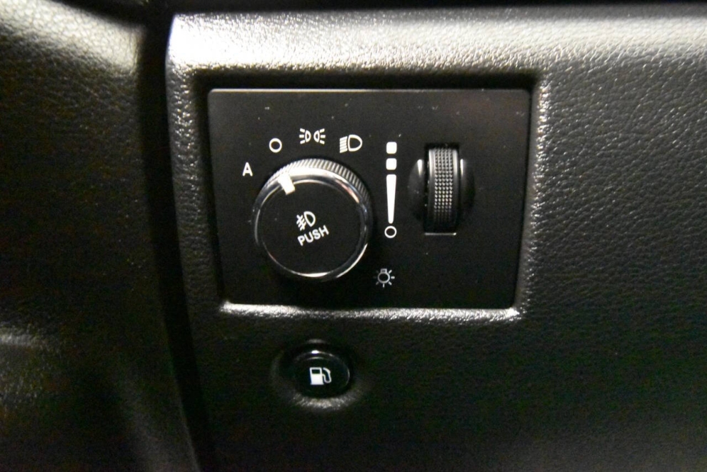 2020 Jeep Grand Cherokee Limited X, Black, Mileage: 76,116 - photo 28