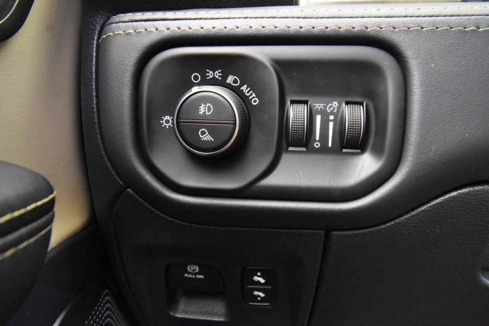 2021 RAM 1500 Limited 4x4 4dr Crew Cab 5.6 ft. SB Pickup, Blue, Mileage: 44,903 - photo 30