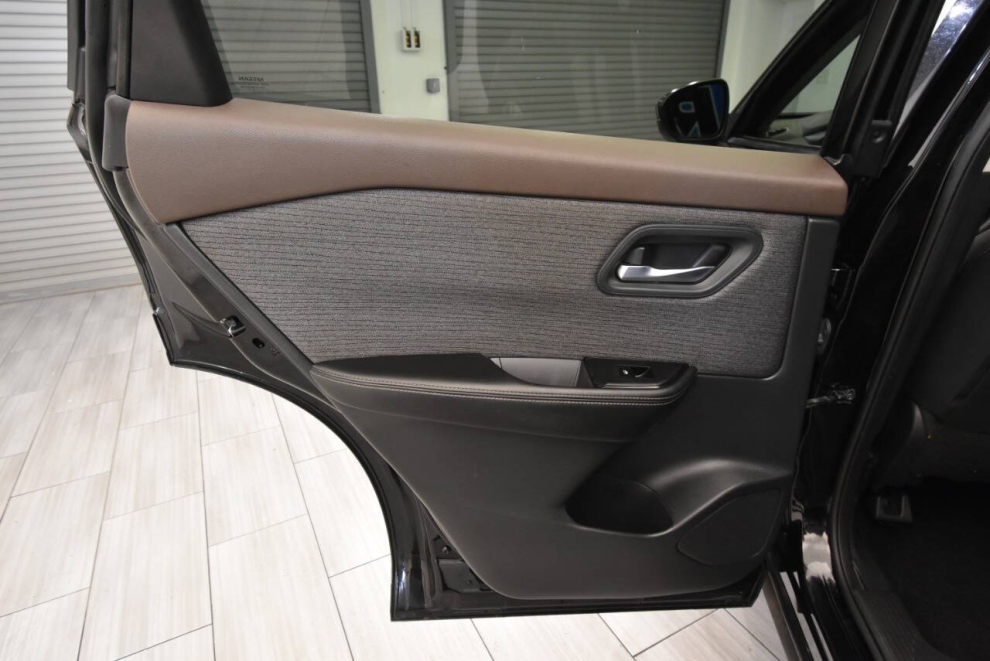 2021 Nissan Rogue SV AWD 4dr Crossover, Black, Mileage: 97,042 - photo 13