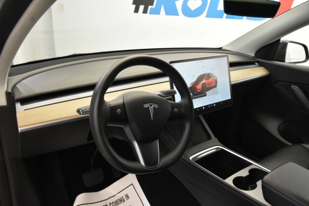 2022 Tesla Model Y Long Range AWD 4dr Crossover, Gray, Mileage: 59,791 - photo 10