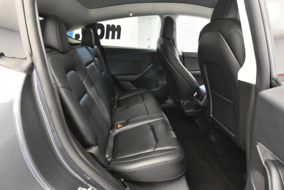 2022 Tesla Model Y Long Range AWD 4dr Crossover, Gray, Mileage: 59,791 - photo 16
