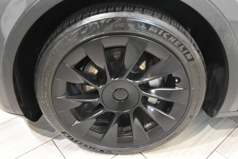 2022 Tesla Model Y Long Range AWD 4dr Crossover, Gray, Mileage: 59,791 - photo 8