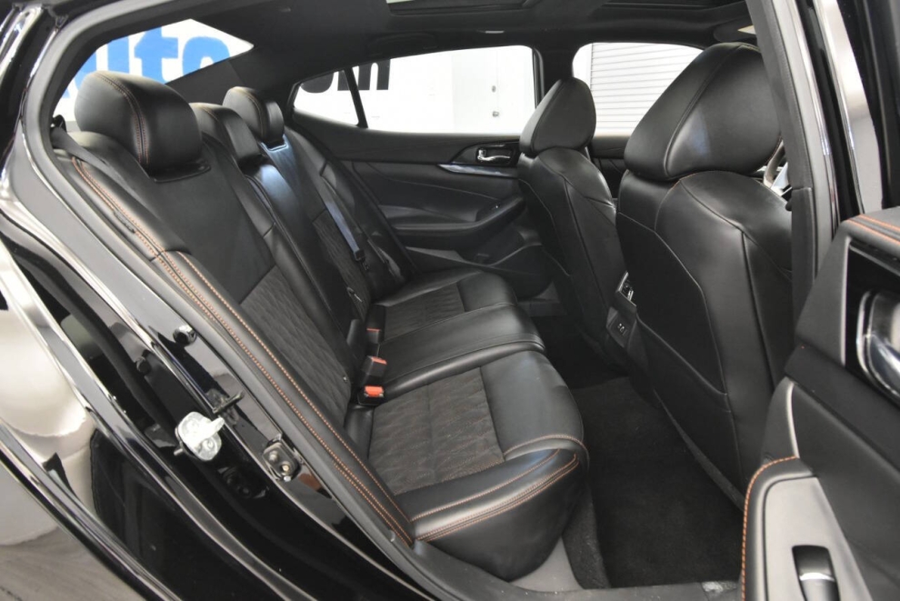 2020 Nissan Maxima 3.5 SR 4dr Sedan, Black, Mileage: 63,346 - photo 16