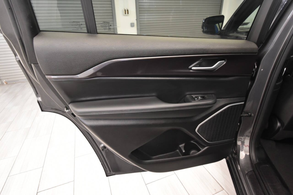 2022 Jeep Grand Cherokee L Altitude, Gray, Mileage: 52,551 - photo 13