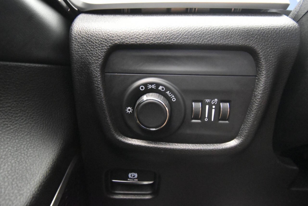 2022 Jeep Grand Cherokee L Altitude, Black, Mileage: 66,229 - photo 31