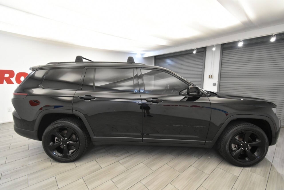 2022 Jeep Grand Cherokee L Altitude, Black, Mileage: 66,229 - photo 5