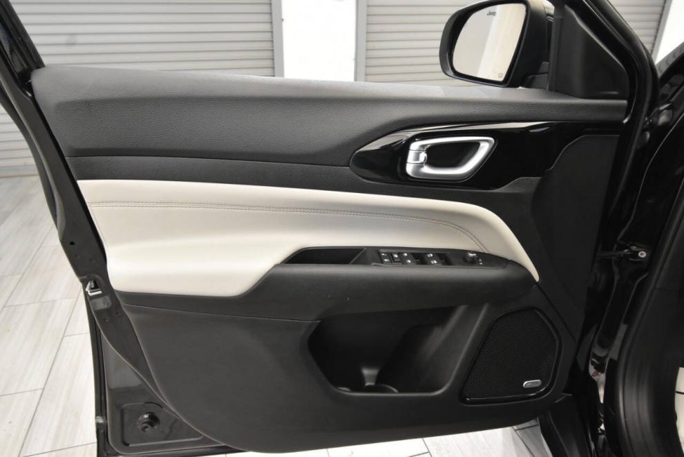 2022 Jeep Compass Limited, Black, Mileage: 40,254 - photo 11