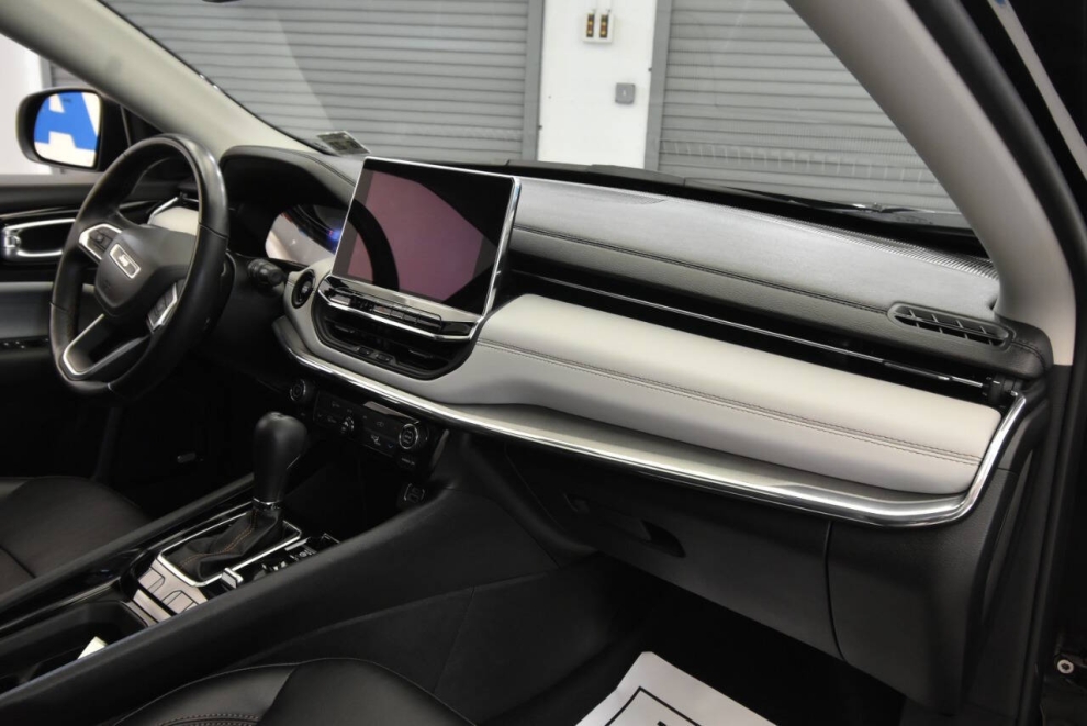 2022 Jeep Compass Limited, Black, Mileage: 40,254 - photo 14