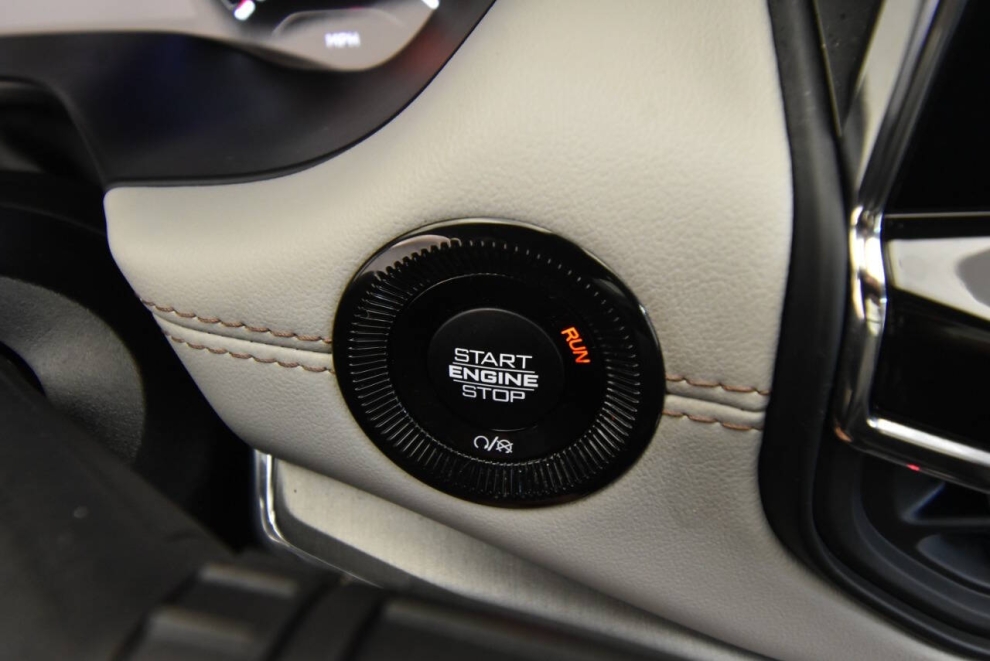 2022 Jeep Compass Limited, Black, Mileage: 40,254 - photo 18