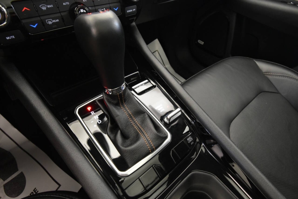 2022 Jeep Compass Limited, Black, Mileage: 40,254 - photo 19