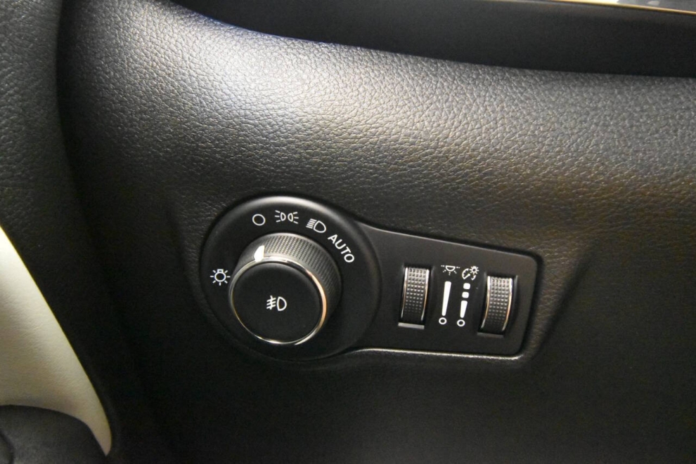 2022 Jeep Compass Limited, Black, Mileage: 40,254 - photo 27