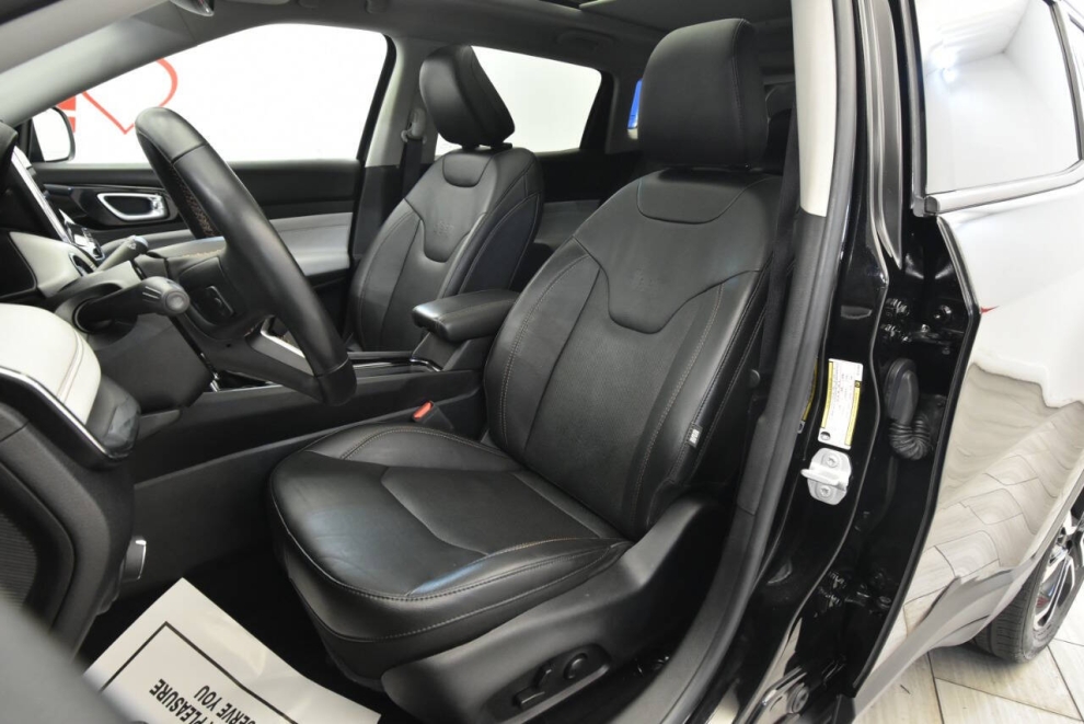 2022 Jeep Compass Limited, Black, Mileage: 40,254 - photo 9