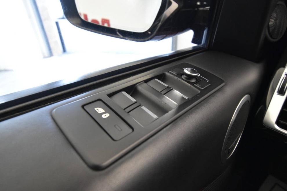 2017 Land Rover Discovery HSE Luxury AWD 4dr SUV, Red, Mileage: 79,647 - photo 34