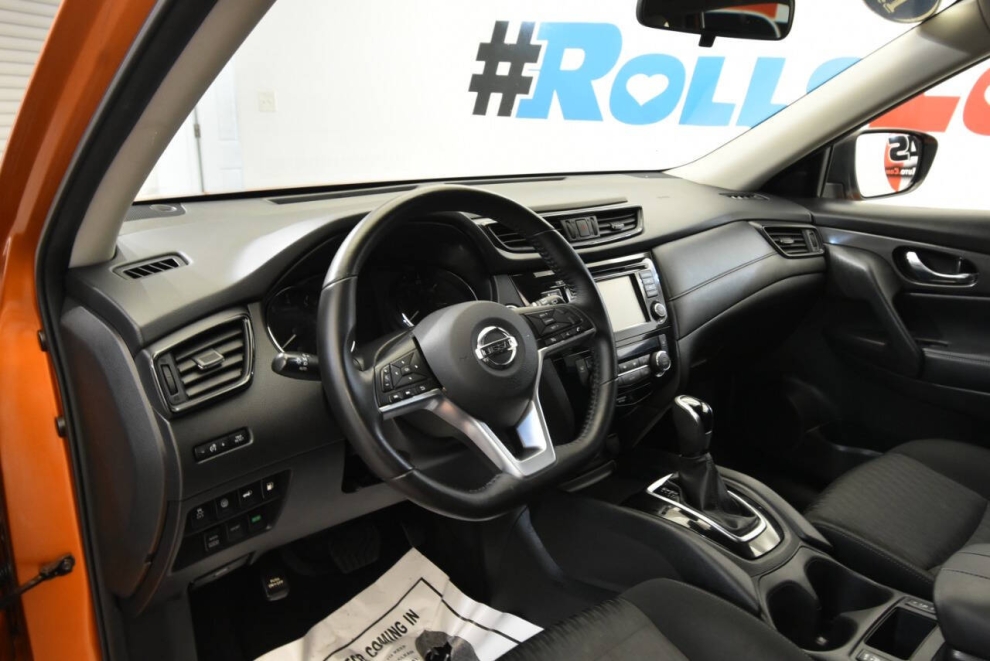 2019 Nissan Rogue SV AWD, Orange, Mileage: 106,164 - photo 10