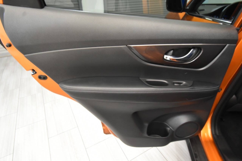 2019 Nissan Rogue SV AWD, Orange, Mileage: 106,164 - photo 13