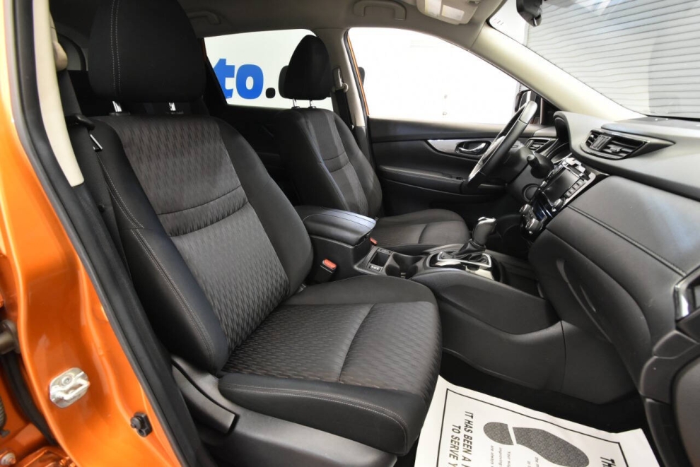 2019 Nissan Rogue SV AWD, Orange, Mileage: 106,164 - photo 15