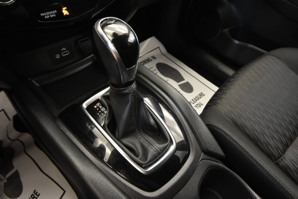 2019 Nissan Rogue SV AWD, Orange, Mileage: 106,164 - photo 19