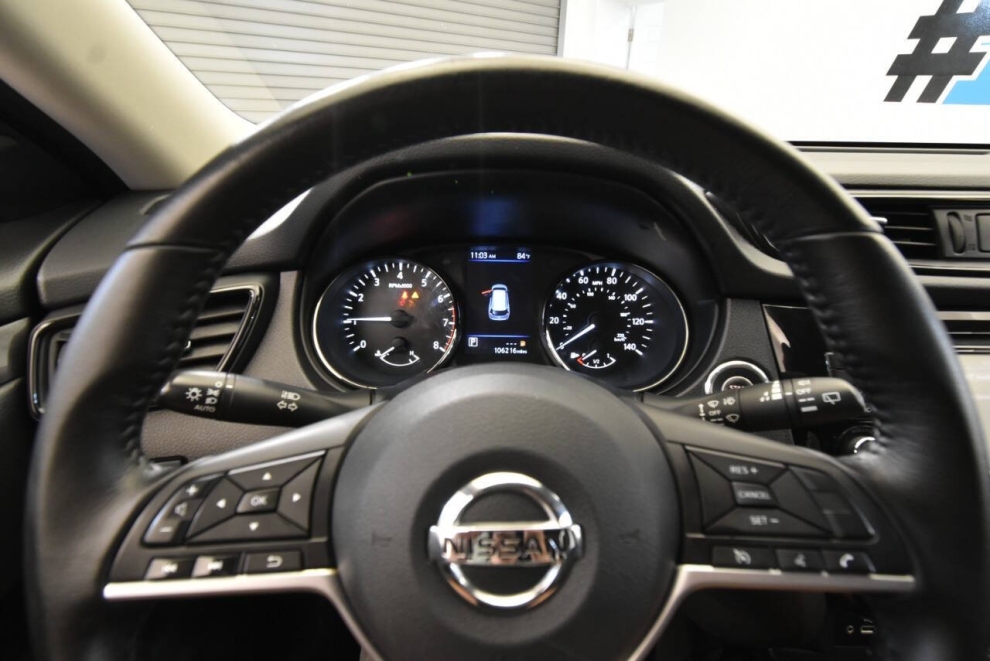 2019 Nissan Rogue SV AWD, Orange, Mileage: 106,164 - photo 24