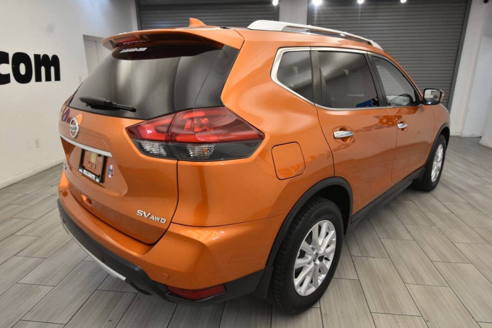 2019 Nissan Rogue SV AWD, Orange, Mileage: 106,164 - photo 4