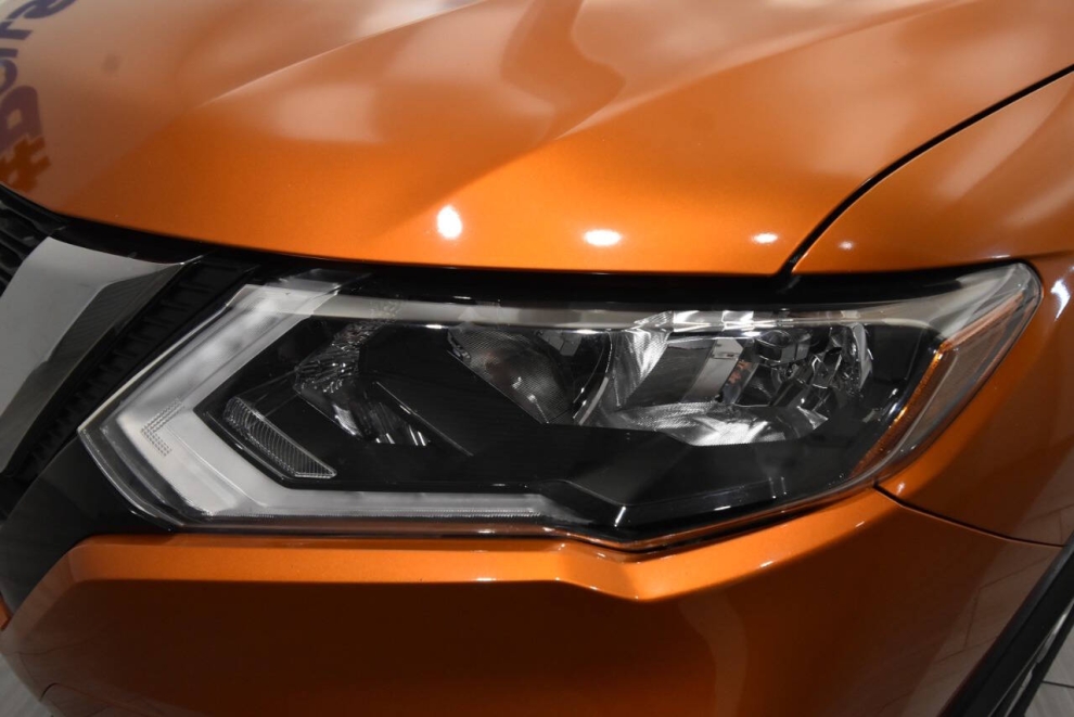 2019 Nissan Rogue SV AWD, Orange, Mileage: 106,164 - photo 7